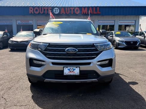 Used 2023 Ford Explorer XLT w/ Equipment Group 202A AWD/4WD image 3