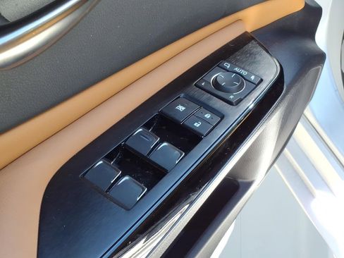 Used 2023 Lexus ES 350 w/ Premium Package FWD image 12
