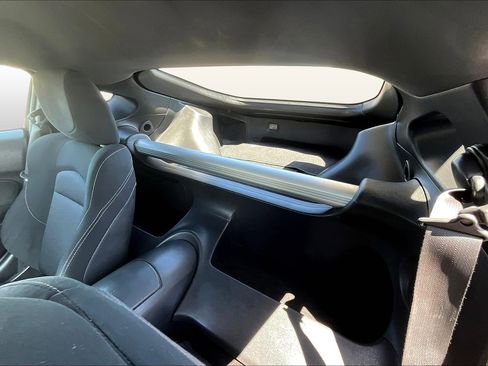 Used 2014 Nissan 370Z Coupe image 23
