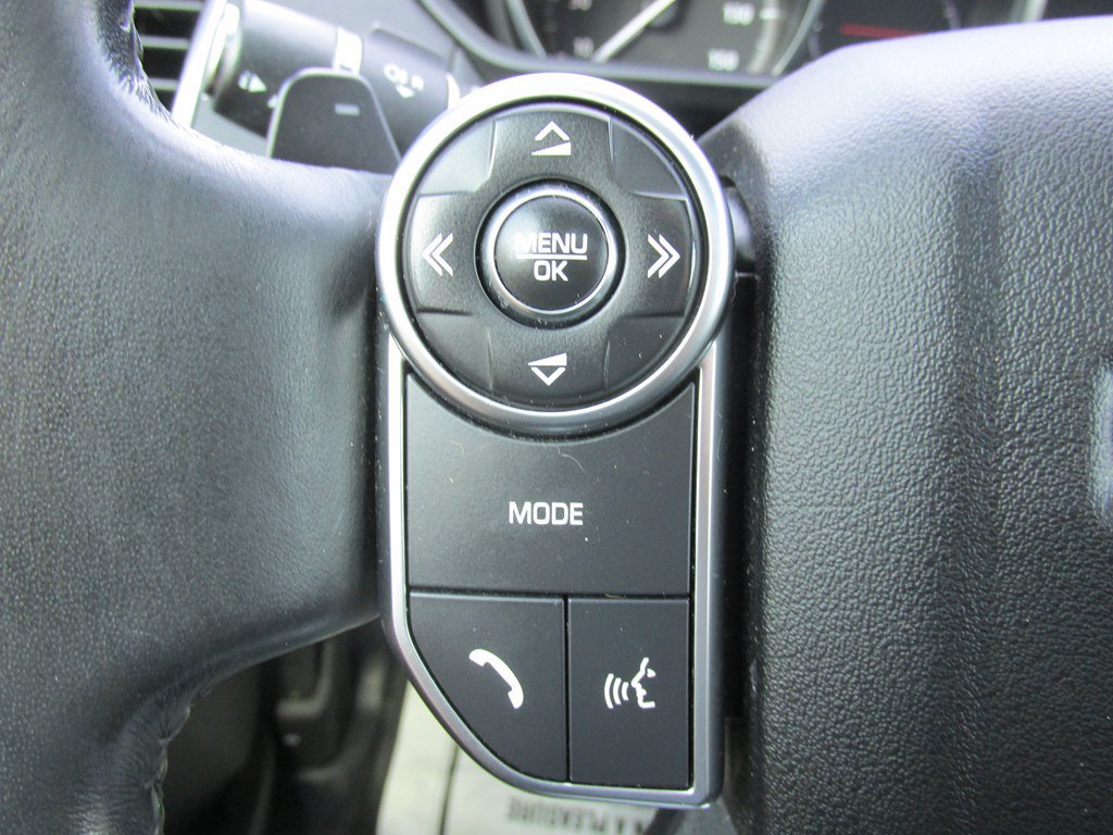 Used 2017 Land Rover Discovery SE AWD/4WD image 17