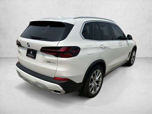 Used 2026 BMW X5 xDrive50e AWD/4WD image 7