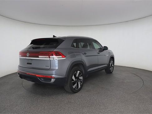 Used 2024 Volkswagen Atlas Cross Sport SE image 18