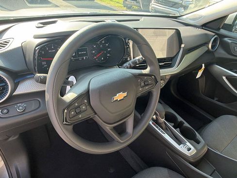 New 2026 Chevrolet Trax LS w/ LS Convenience Package FWD image 3