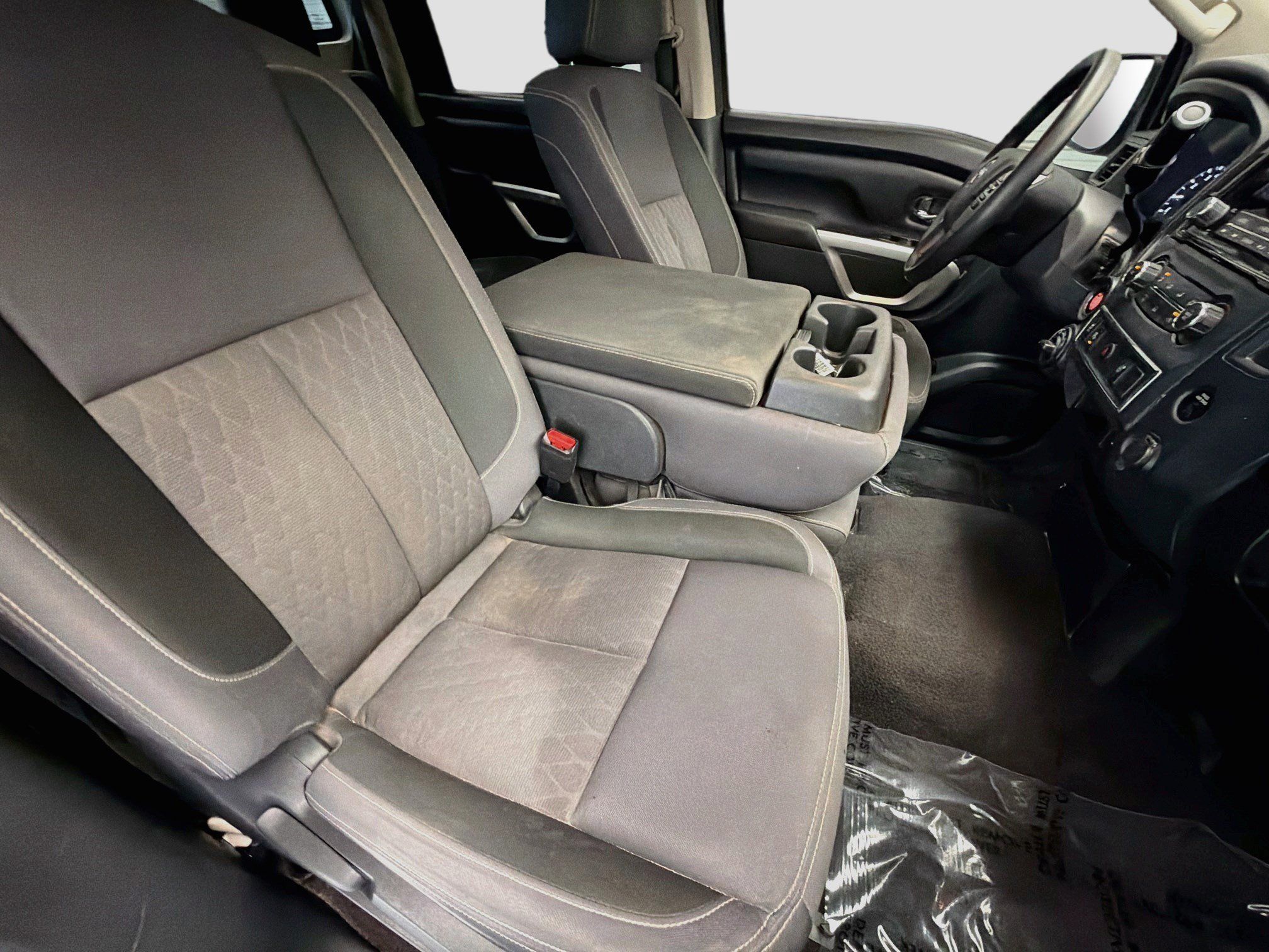 Used 2023 Nissan Titan SV AWD/4WD image 15