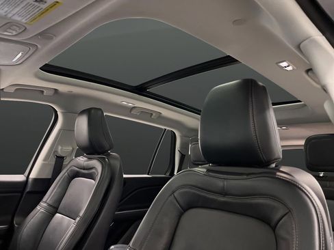 Used 2025 Lincoln Aviator Reserve image 7