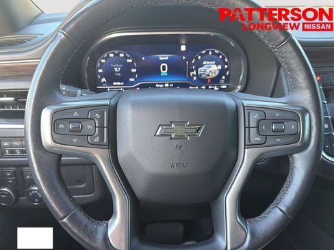 Used 2022 Chevrolet Tahoe Z71 w/ Luxury Package AWD/4WD image 19