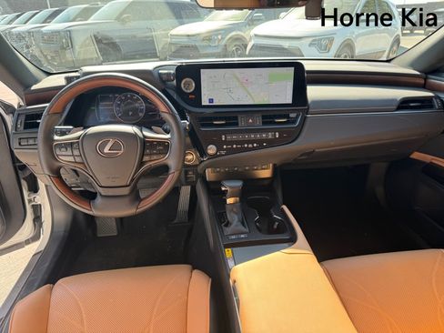 Used 2024 Lexus ES 300h w/ Luxury Package FWD image 14
