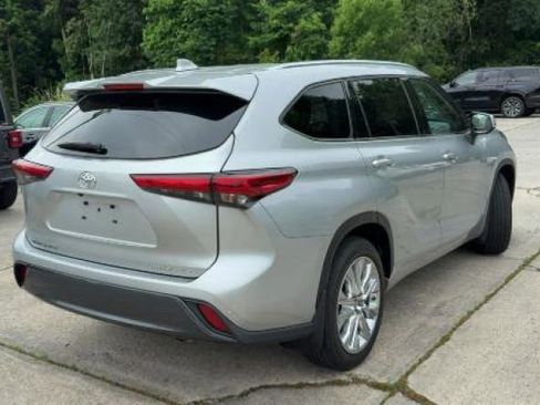 Used 2023 Toyota Highlander Limited AWD/4WD image 11