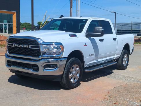 Certified 2024 RAM 2500 Big Horn AWD/4WD image 4
