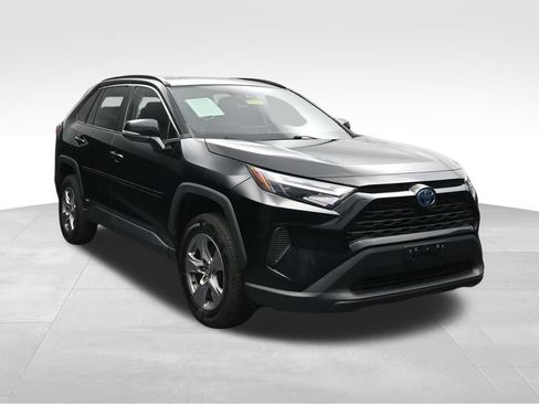 Used 2023 Toyota RAV4 XLE w/ XLE Grade Weather Package AWD/4WD image 7