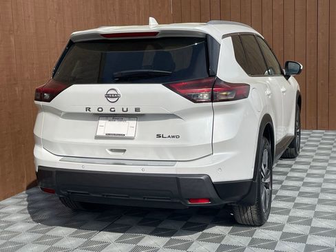 Used 2025 Nissan Rogue SL image 11