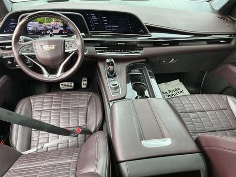 Used 2024 Cadillac Escalade ESV V w/ LPO, ONYX Package AWD/4WD image 10