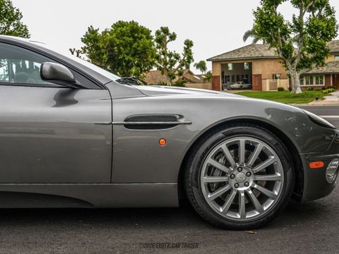 Used 2002 Aston Martin Vanquish RWD image 11