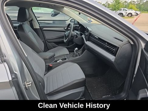 Used 2025 Volkswagen Jetta SE w/ Sunroof Package FWD image 6