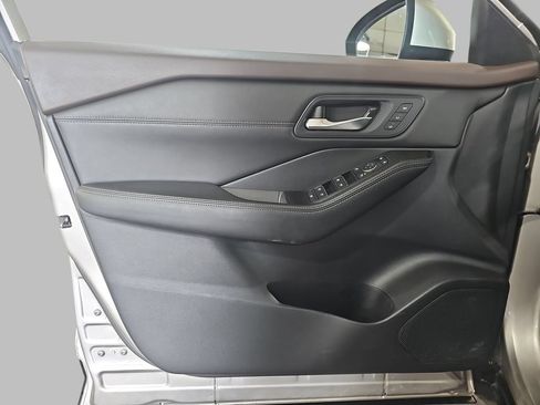 Used 2023 Nissan Rogue SL AWD/4WD image 32