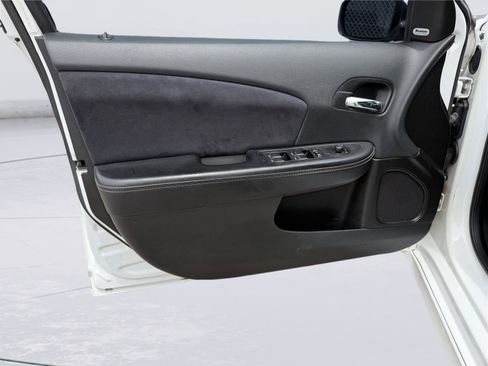 Used 2014 Chrysler 200 Limited w/ Sun/Sound Group FWD image 11