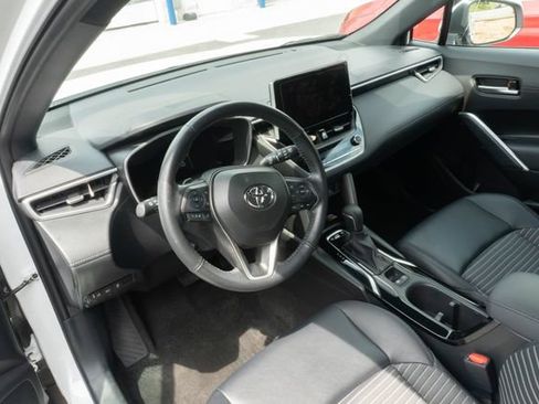 Used 2023 Toyota Corolla Cross AWD Hybrid w/ Convenience Package image 5
