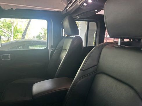 Used 2025 Jeep Wrangler Sahara w/ Technology Group image 31