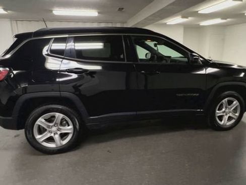Used 2024 Jeep Compass Latitude AWD/4WD image 9