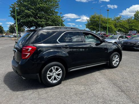 Used 2017 Chevrolet Equinox LT w/ Convenience Package AWD/4WD image 3