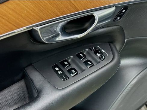 Used 2023 Volvo XC90 B6 Core w/ Climate Package image 19