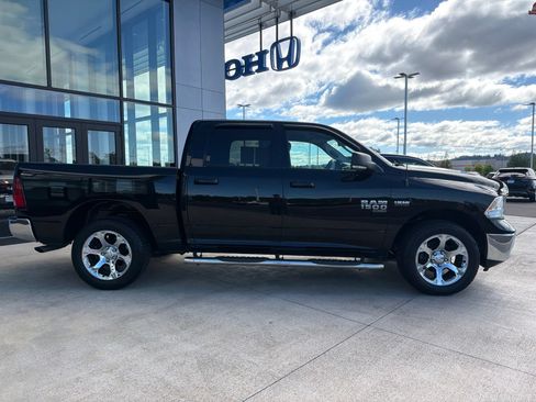 Used 2020 RAM 1500 Classic SLT w/ Luxury Group AWD/4WD image 4