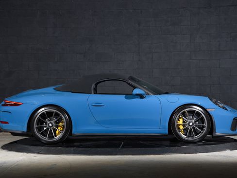 Used 2019 Porsche 911 Speedster RWD image 35