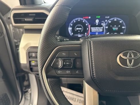 Used 2024 Toyota Tacoma TRD Sport image 30