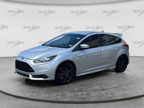 Used 2014 Ford Focus ST w/ Equipment Group 202A FWD image 3