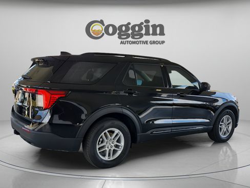 New 2026 Ford Explorer Active RWD image 6