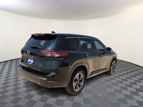 Used 2024 Nissan Rogue SV FWD image 4