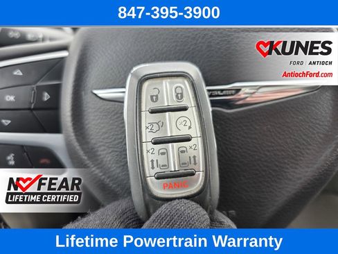 Used 2023 Chrysler Pacifica Limited image 70