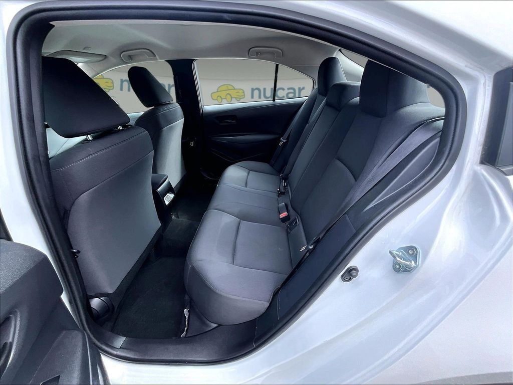 Used 2025 Toyota Corolla LE FWD image 15