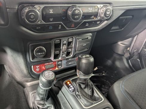Used 2024 Jeep Wrangler Unlimited Rubicon 4xe AWD/4WD image 22