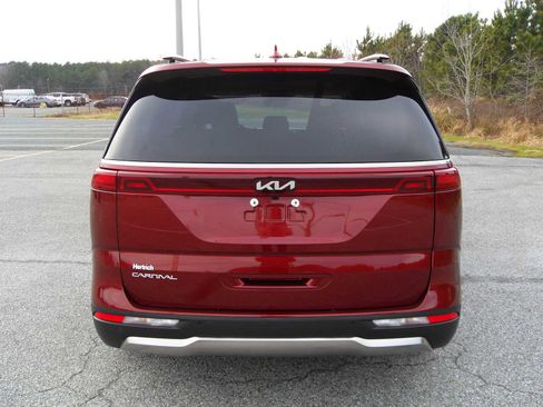 Used 2024 Kia Carnival SX image 4