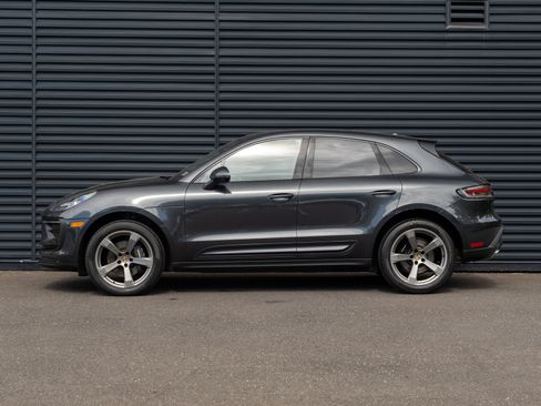 Certified 2023 Porsche Macan AWD/4WD image 2