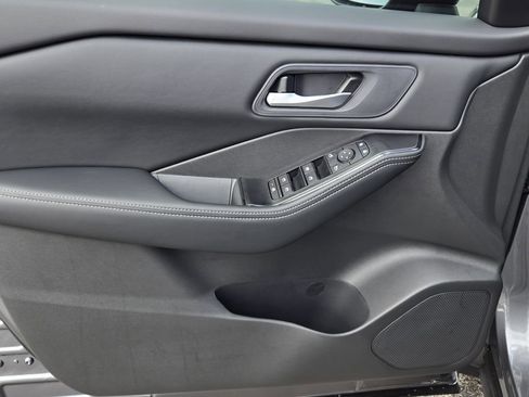 New 2026 Nissan Rogue SV FWD image 16