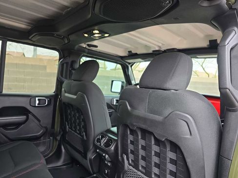 Used 2021 Jeep Wrangler Unlimited Rubicon image 16