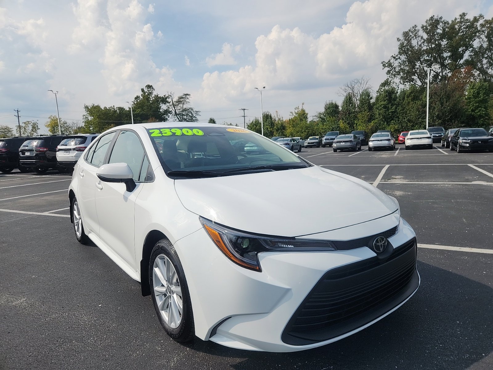 Used 2026 Toyota Corolla LE w/ LE Premium Package FWD image 10