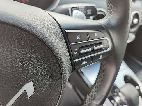 Used 2023 Kia Stinger GT2 image 12