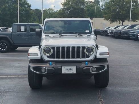 Used 2024 Jeep Wrangler Unlimited Sahara w/ Dual Top Group AWD/4WD image 8