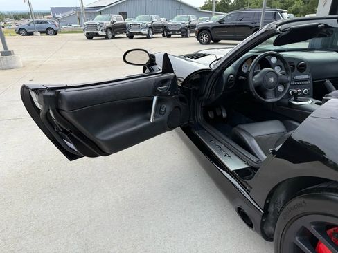 Used 2004 Dodge Viper SRT-10 image 15