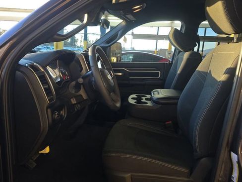 Used 2025 RAM 2500 Big Horn AWD/4WD image 5
