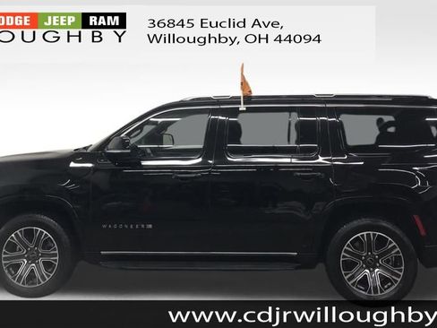 Certified 2025 Jeep Wagoneer Series II image 5