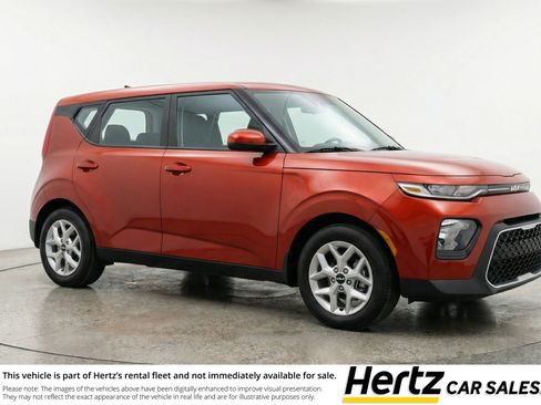 Used 2025 Kia Soul LX w/ LX Technology Package FWD image 1