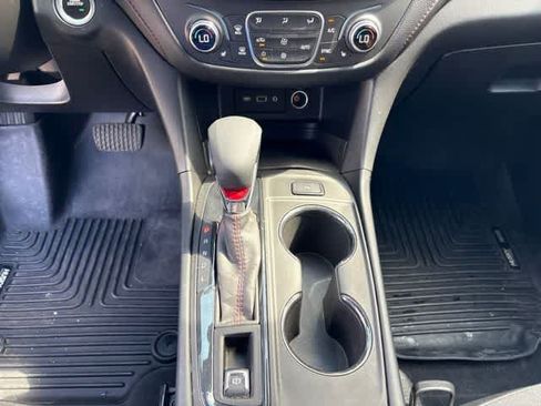 Used 2022 Chevrolet Equinox RS FWD image 19
