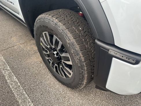 New 2026 GMC Sierra 2500 Denali Ultimate image 5