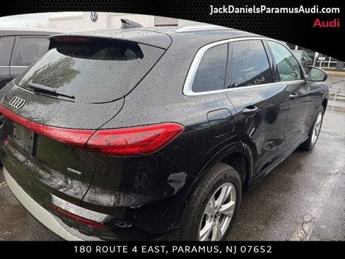 Used 2025 Audi Q5 Premium w/ Convenience Package image 4