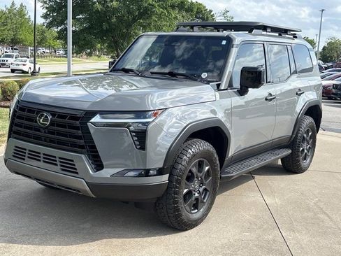 Used 2024 Lexus GX 550 AWD/4WD image 11
