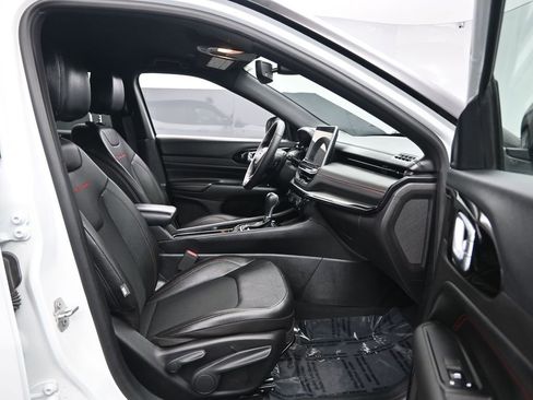 Used 2025 Jeep Compass Trailhawk image 31